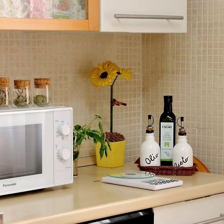 Relax Rome With 2 Balconies - 2 Bedroom Flat, 3Rd Floor With Lift, High Comfort, Quite, A Walk From Urban Train Station Gemelli And Metro A Stops Battistini & Cornelia Connecting To Center In 20 Minutes, 2 Steps From Bus Stop, Cycle Path, Groceries Exterior foto